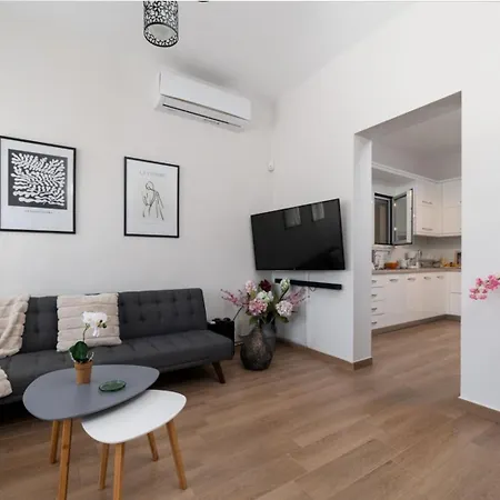 Modern & Charming