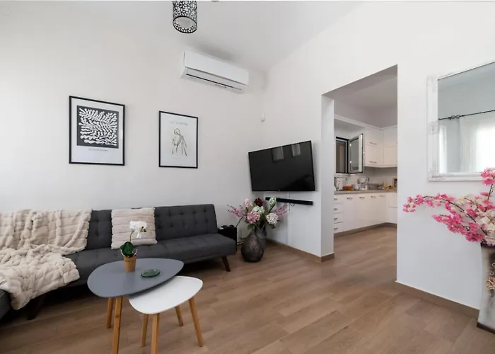 Modern & Charming