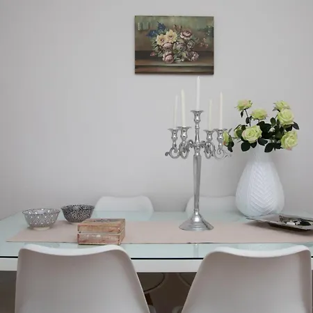 Lejlighed Modern & Charming *