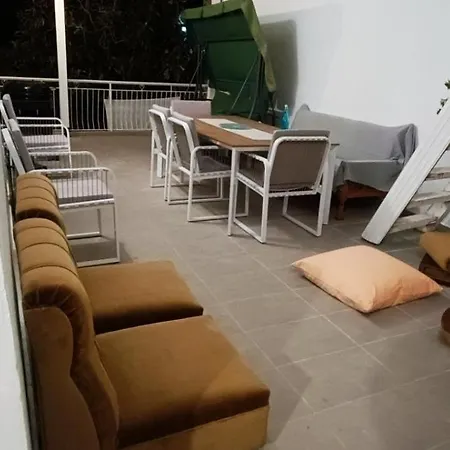 Modern & Charming Lejlighed *