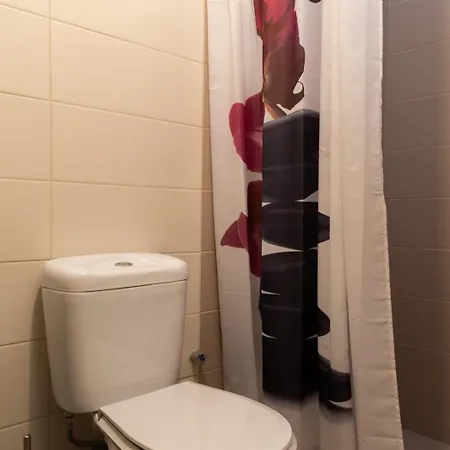 Modern & Charming Lejlighed *