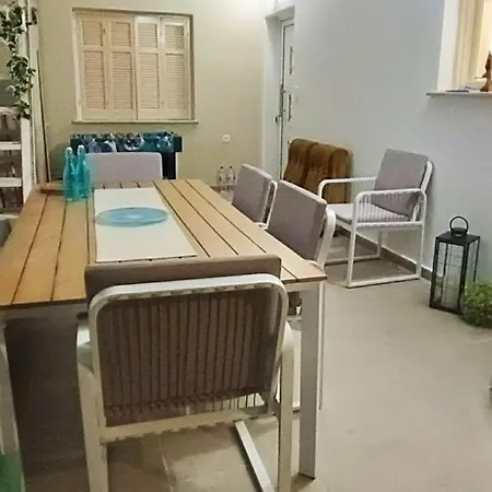 Modern & Charming Lejlighed