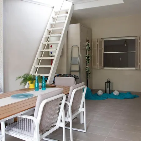 Modern & Charming Lejlighed