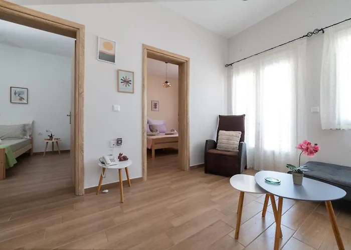 Modern & Charming 卡泰里尼