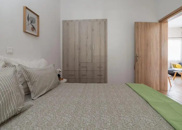 公寓 Modern & Charming 卡泰里尼