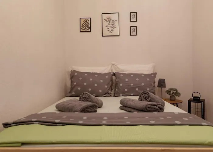 公寓 Modern & Charming 卡泰里尼